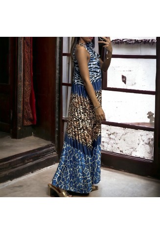 Longue robe plissé marine avec motif léopard - 2